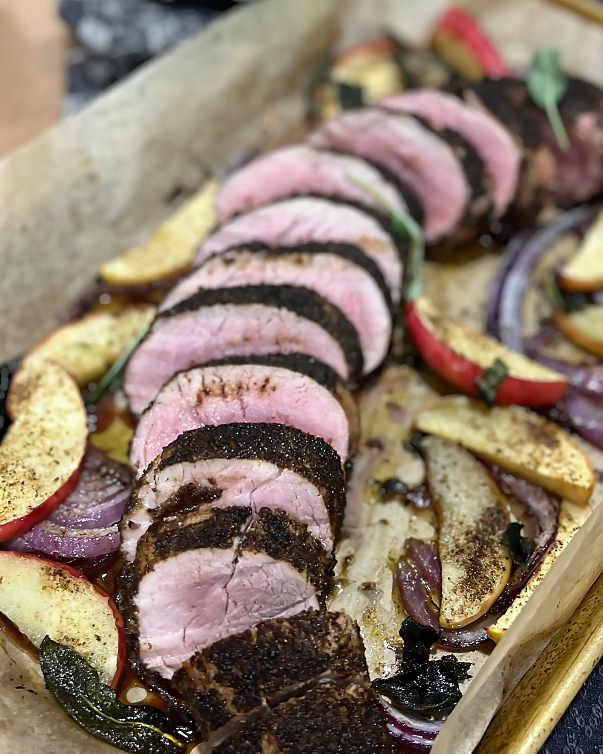 Hickory & Molasses Pork Tenderloin with Apples & Onions – Char Crust® Dry-Rub Seasonings